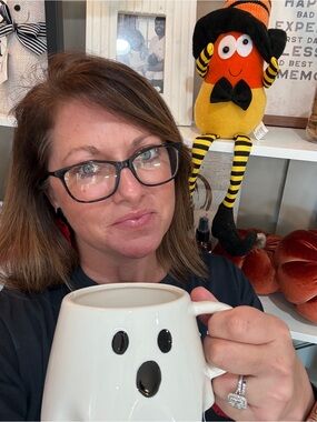 Meet your Posher, Leslie